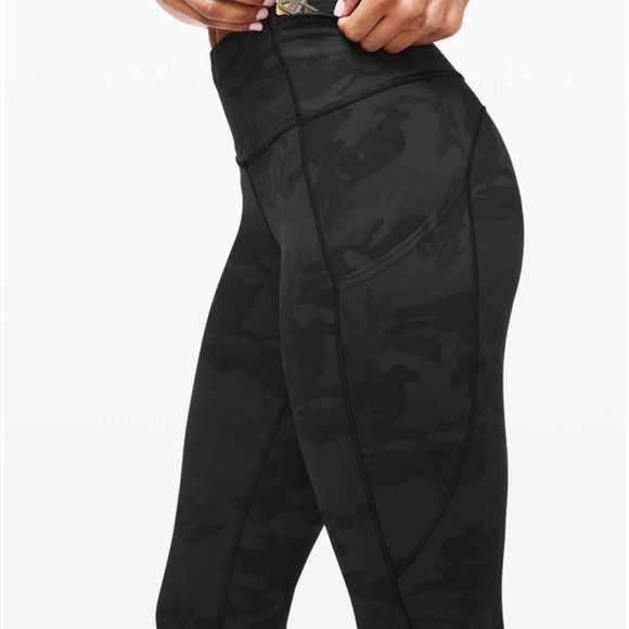 NWOT Lululemon Fast and Free Tight 25” - Picture 6 of 7